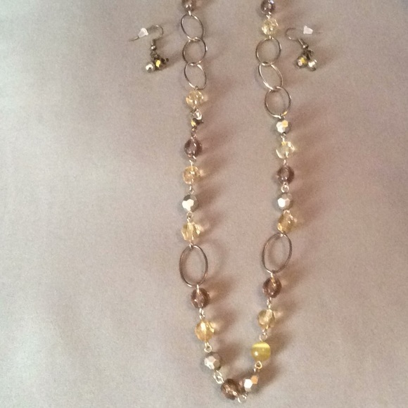 Neutral Color Beaded Necklace & Earring Set - Picture 2 of 3